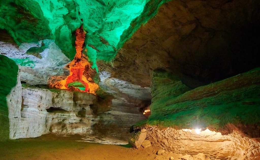 Laurel Caverns Colorful Ceiling Detail