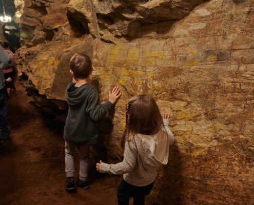 Laurel Caverns Children Feeling the Walls